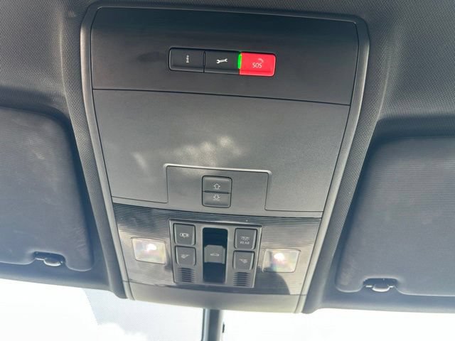 Used 2023 Volkswagen Atlas Cross Sport SE w/ Panoramic Sunroof Package FWD image 31