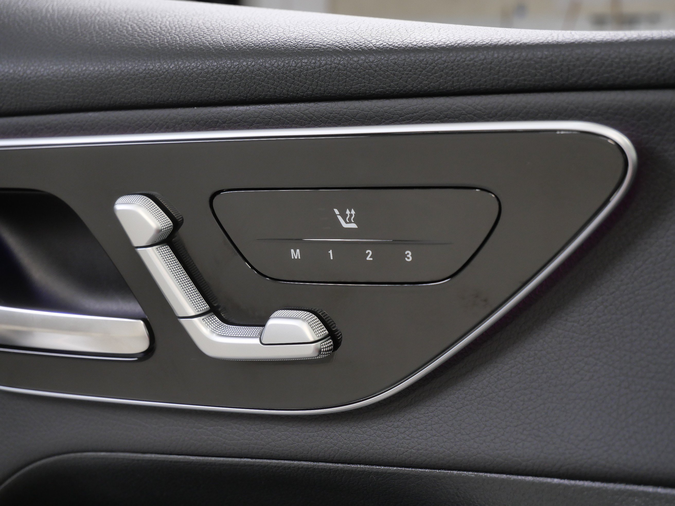 Certified 2026 Mercedes-Benz GLC 300 4MATIC image 30