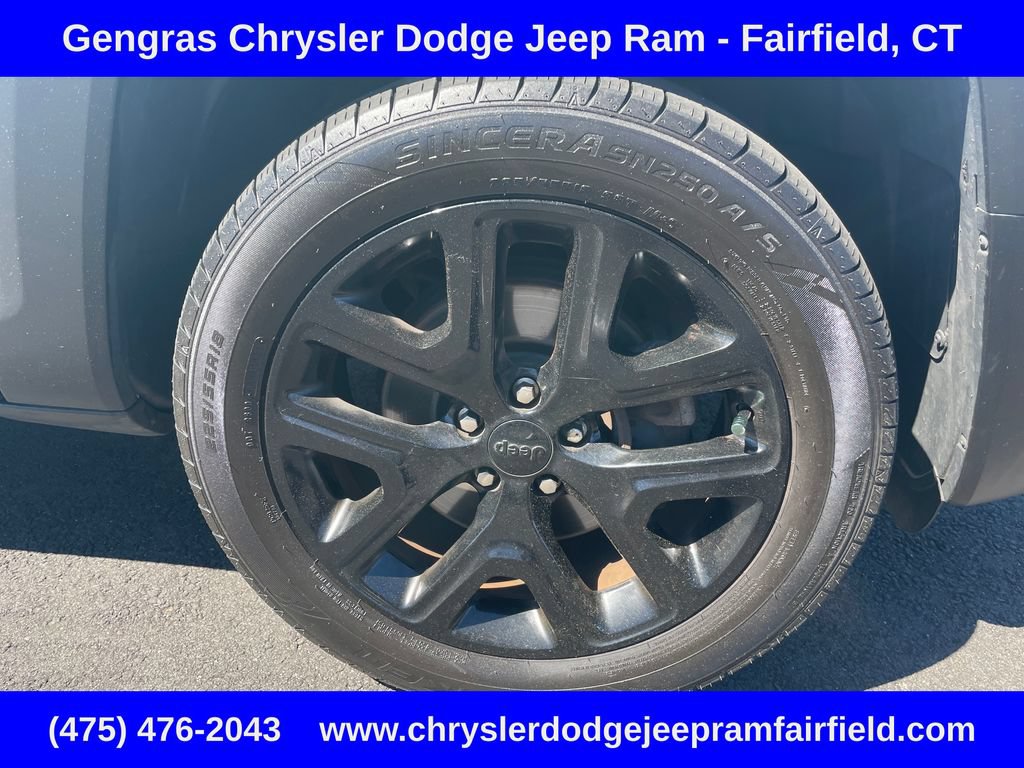 Used 2017 Jeep Renegade Altitude AWD/4WD image 9