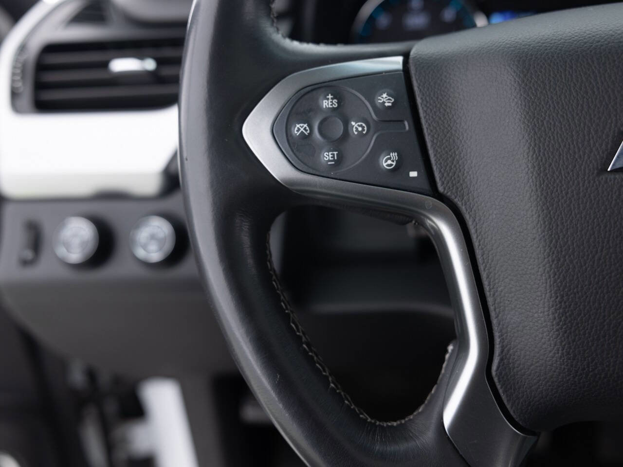 Used 2015 Chevrolet Suburban LTZ image 45