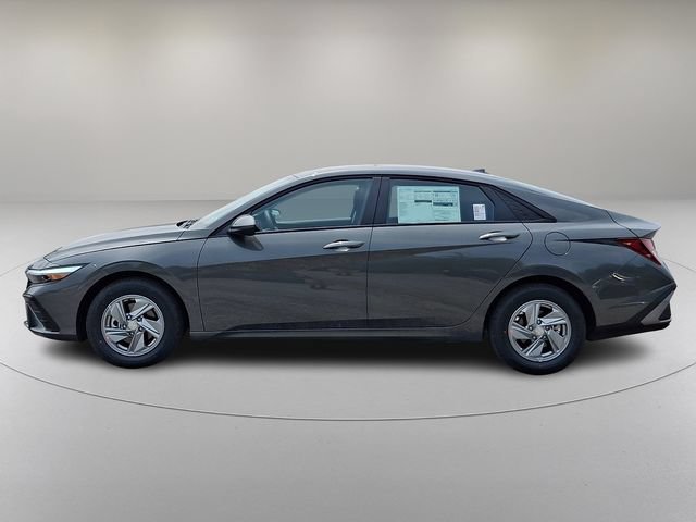 New 2026 Hyundai Elantra SE FWD image 4