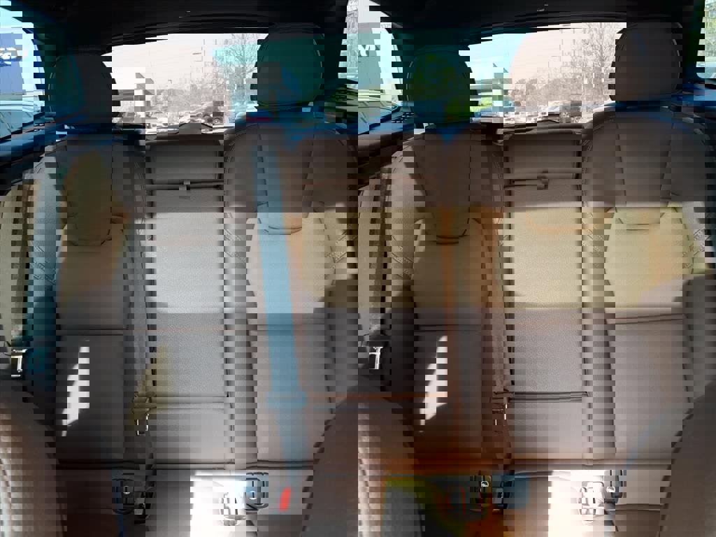 Certified 2024 Volvo XC60 B5 Plus w/ Protection Package Premier image 19