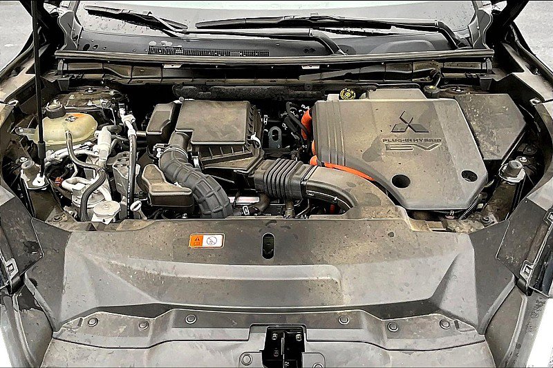 Used 2023 Mitsubishi Outlander SEL AWD/4WD image 12