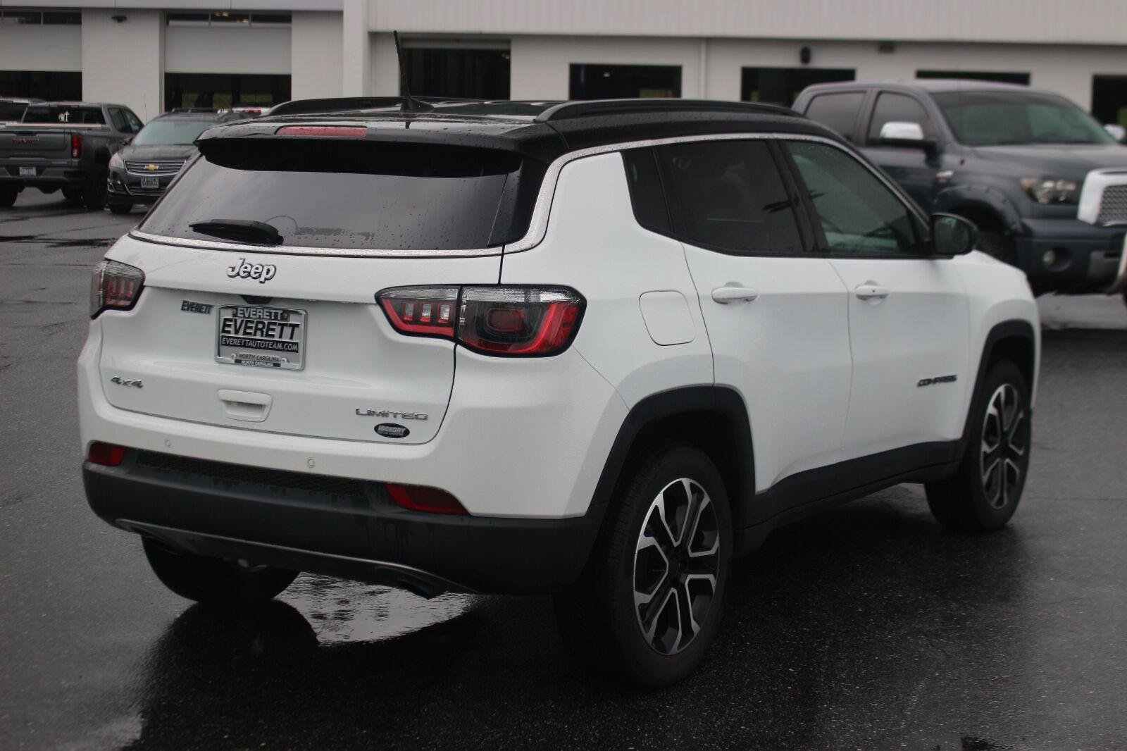 Used 2023 Jeep Compass Limited AWD/4WD image 7