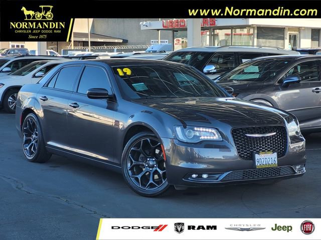 Used 2019 Chrysler 300 S video 1