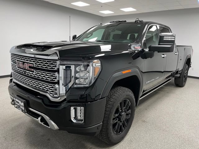 Used 2023 GMC Sierra 3500 Denali w/ Denali Black Diamond Edition AWD/4WD image 4