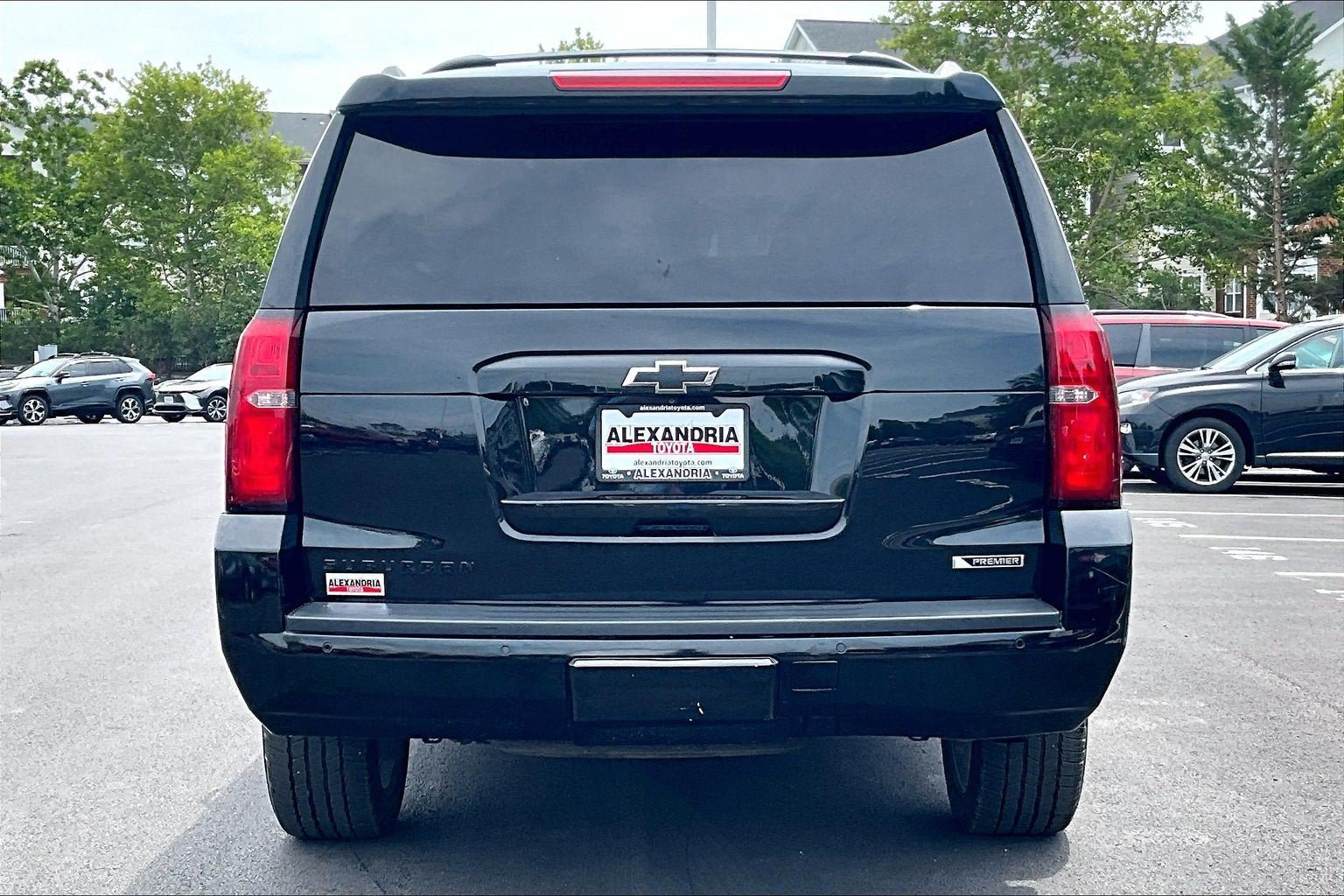 Used 2018 Chevrolet Suburban Premier AWD/4WD image 4