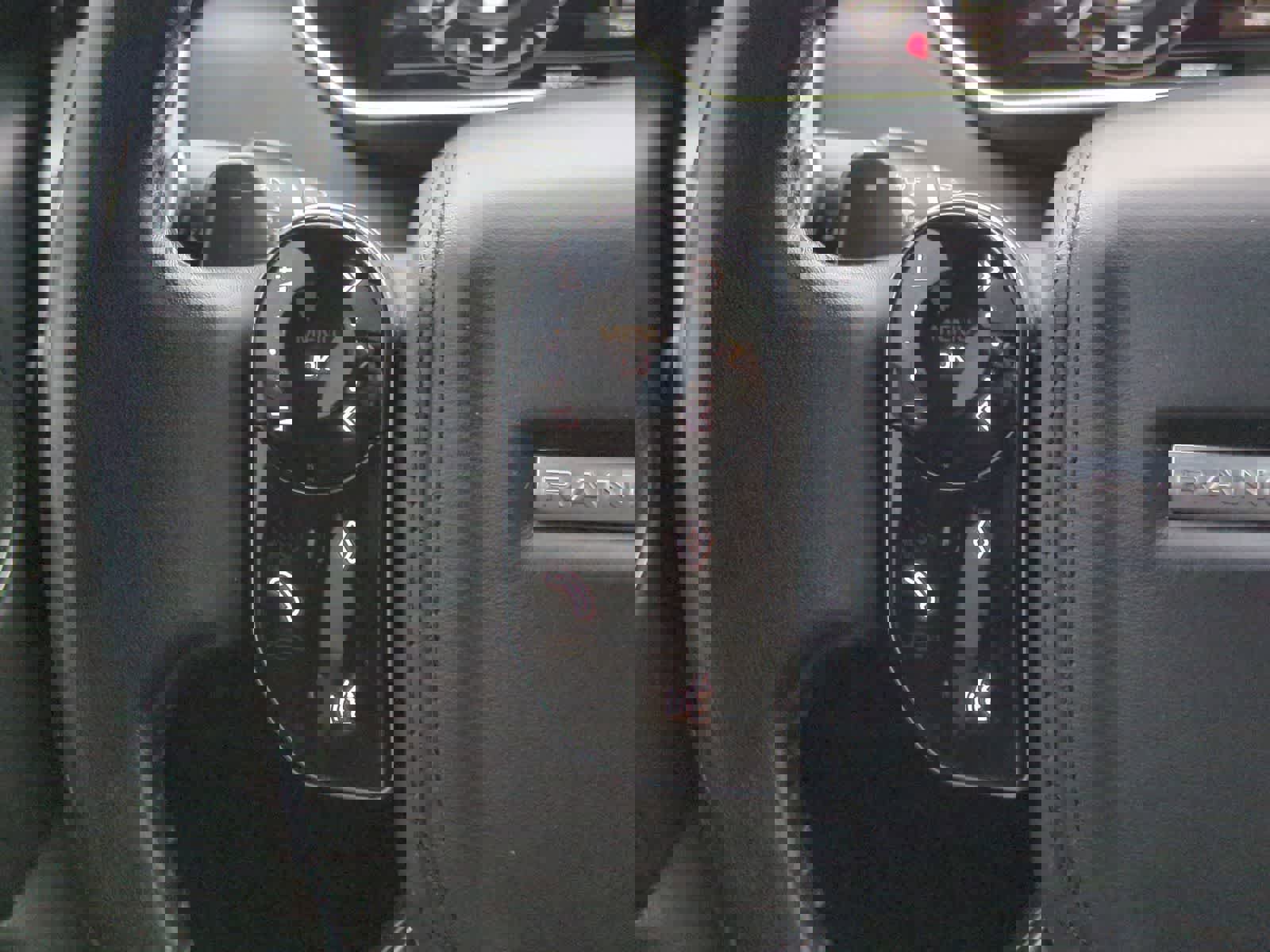 Used 2018 Land Rover Range Rover Long Wheelbase Supercharged image 25