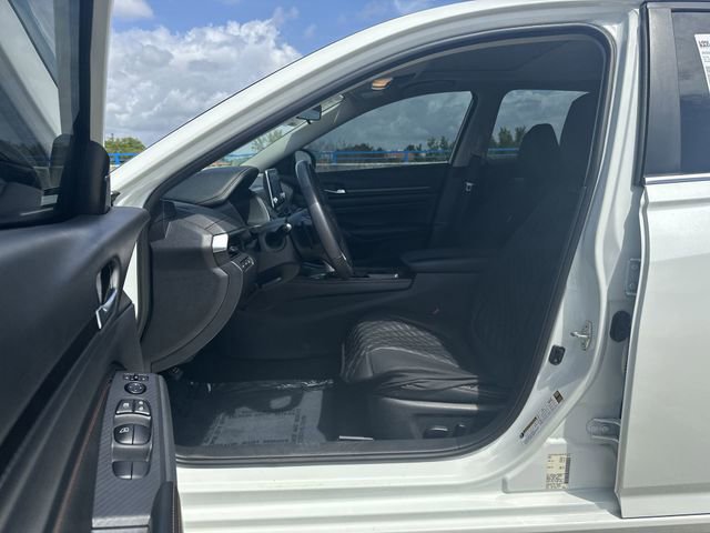 Used 2022 Nissan Altima 2.5 SR w/ Midnight Edition Package image 22