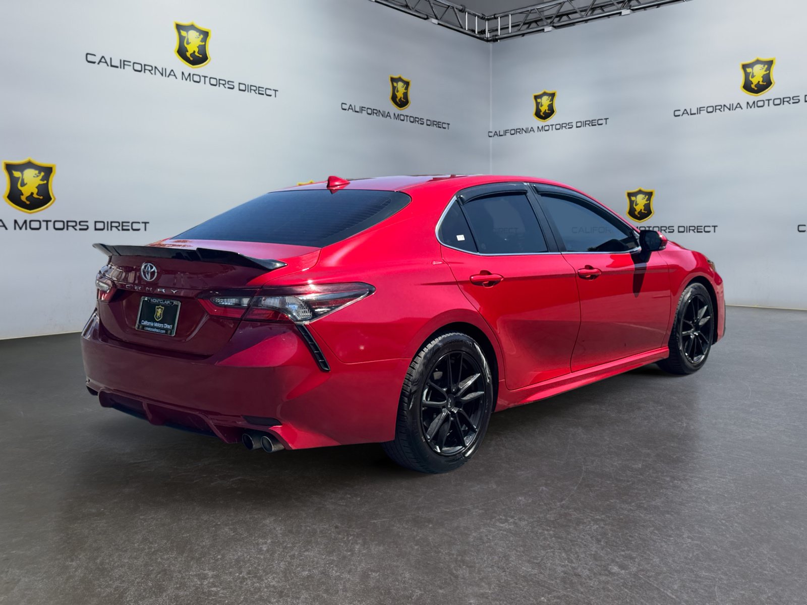 Used 2021 Toyota Camry SE w/ Cold Weather Package AWD/4WD image 5