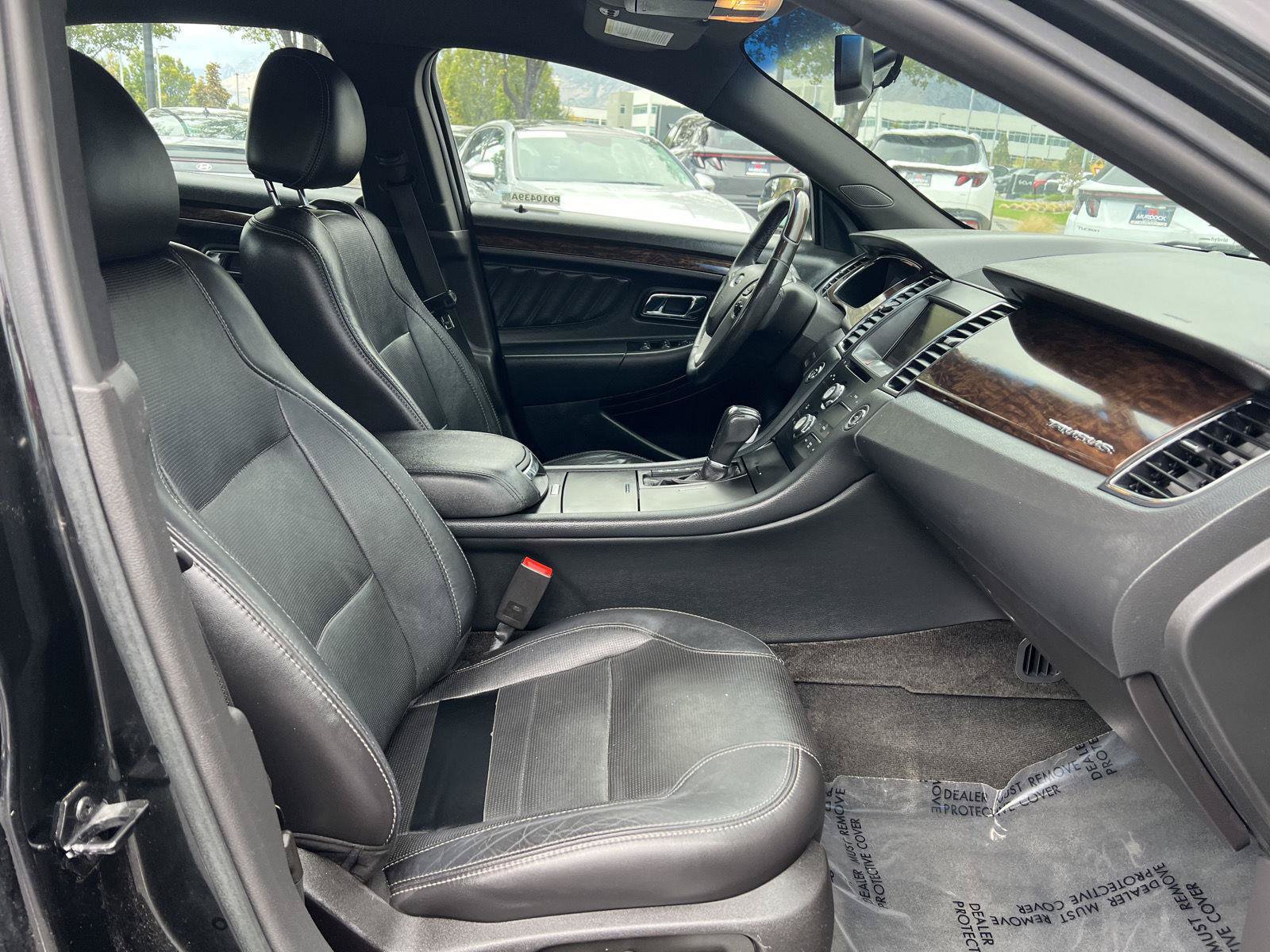 Used 2015 Ford Taurus Limited FWD image 4
