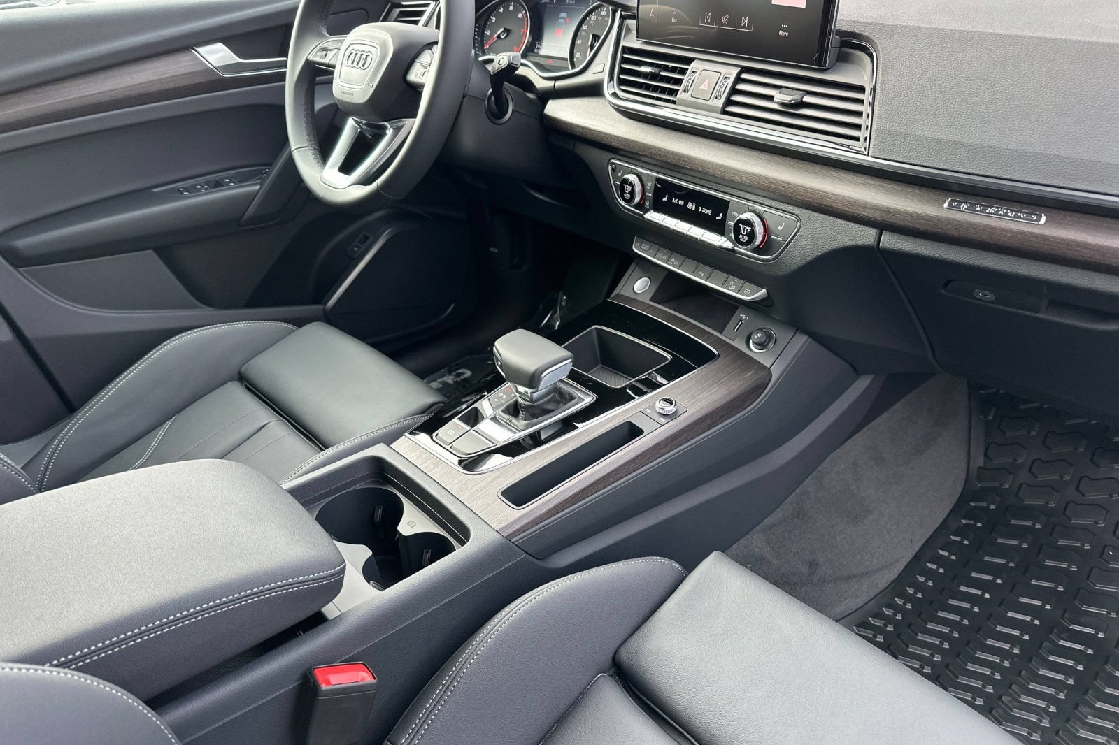 Used 2025 Audi Q5 2.0T Premium AWD/4WD image 15