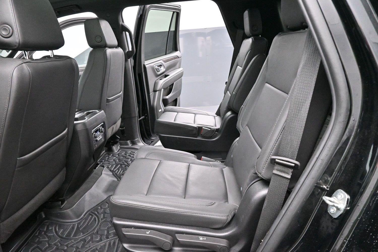 Used 2024 Chevrolet Tahoe Z71 w/ Luxury Package AWD/4WD image 32