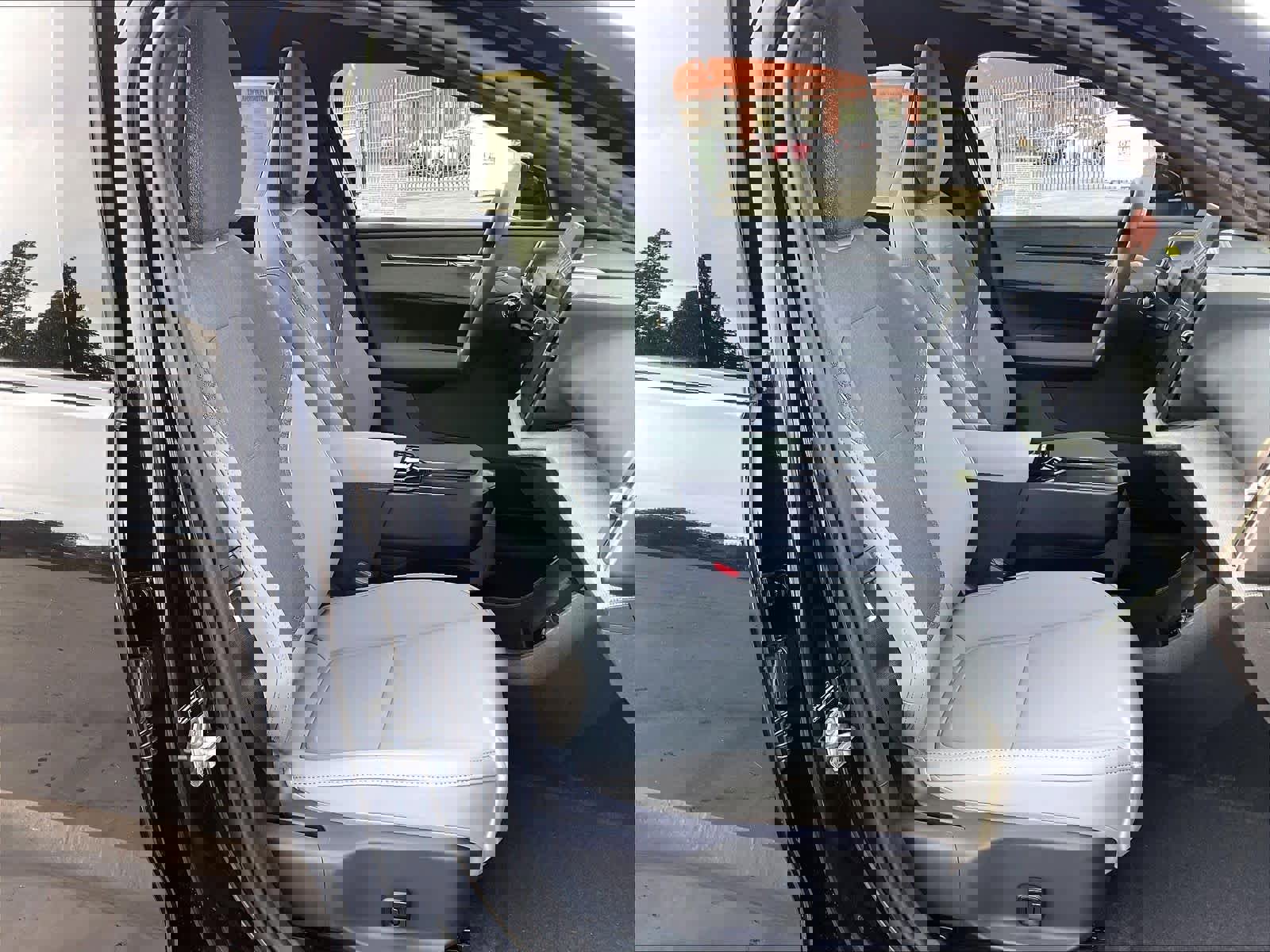 New 2026 Volvo EX30 Plus w/ Protection Package Premier image 31