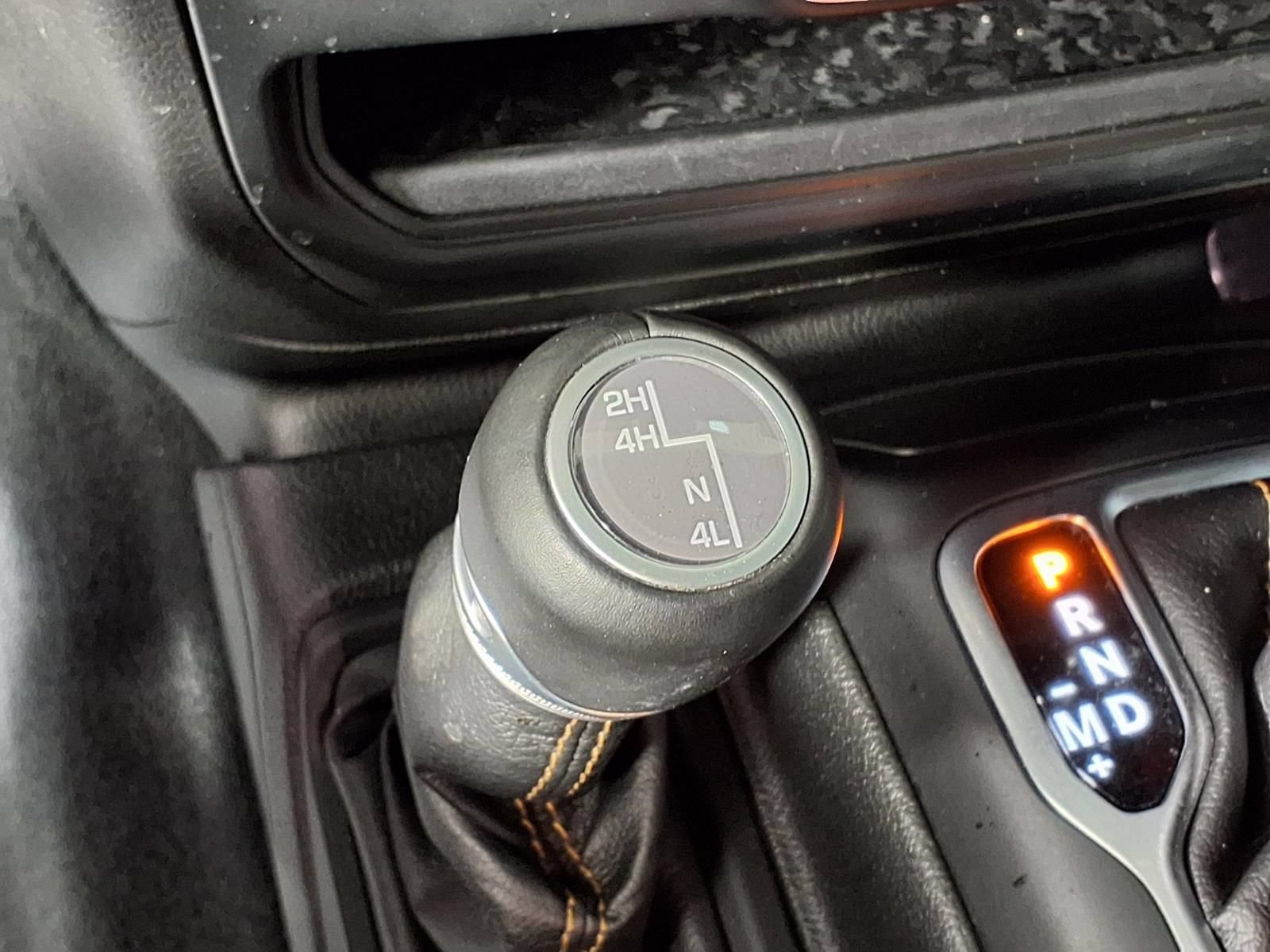 Used 2022 Jeep Wrangler Unlimited Sahara AWD/4WD image 25