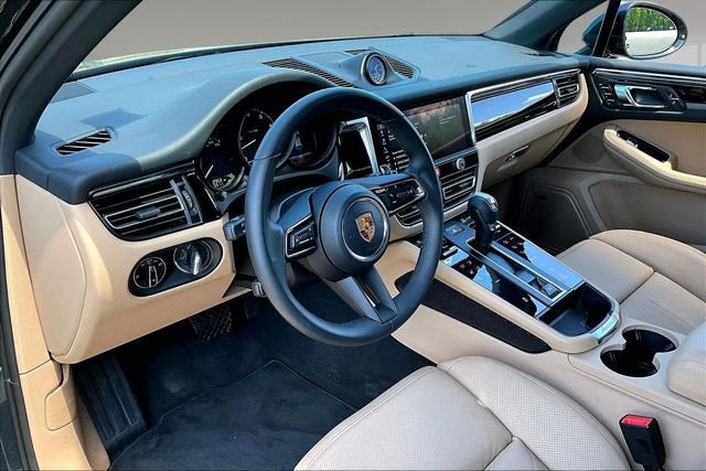 Used 2026 Porsche Macan AWD/4WD image 17
