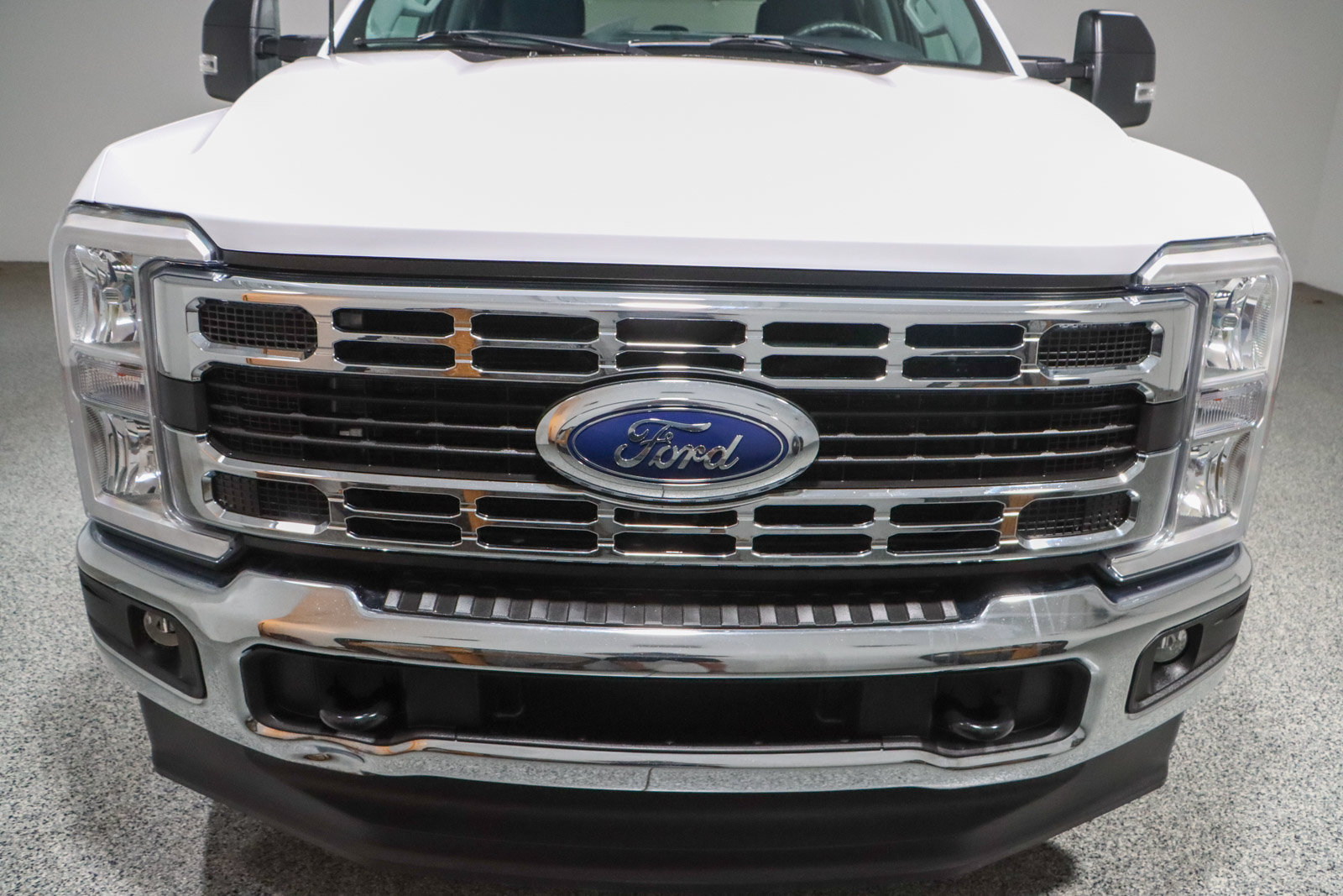 Used 2023 Ford F250 XLT w/ FX4 Off-Road Package AWD/4WD image 4