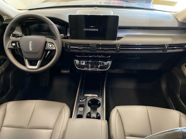 New 2024 Lincoln Corsair AWD w/ Equipment Group 101A image 11
