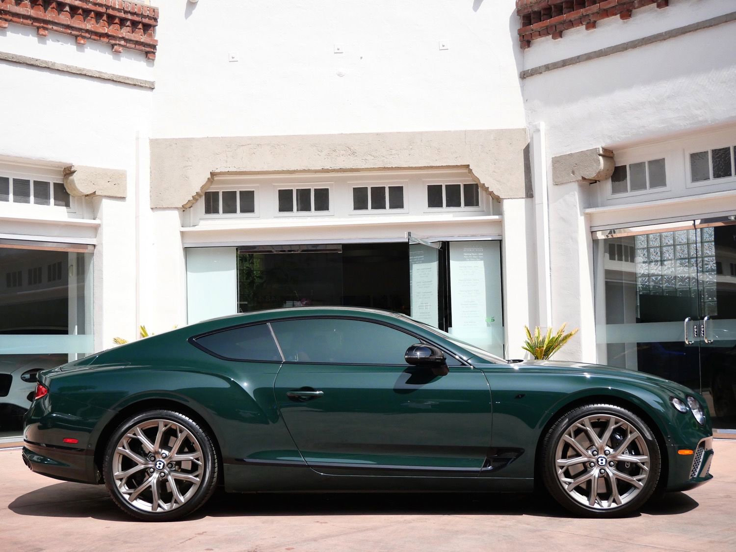 Used 2023 Bentley Continental GT V8 image 5