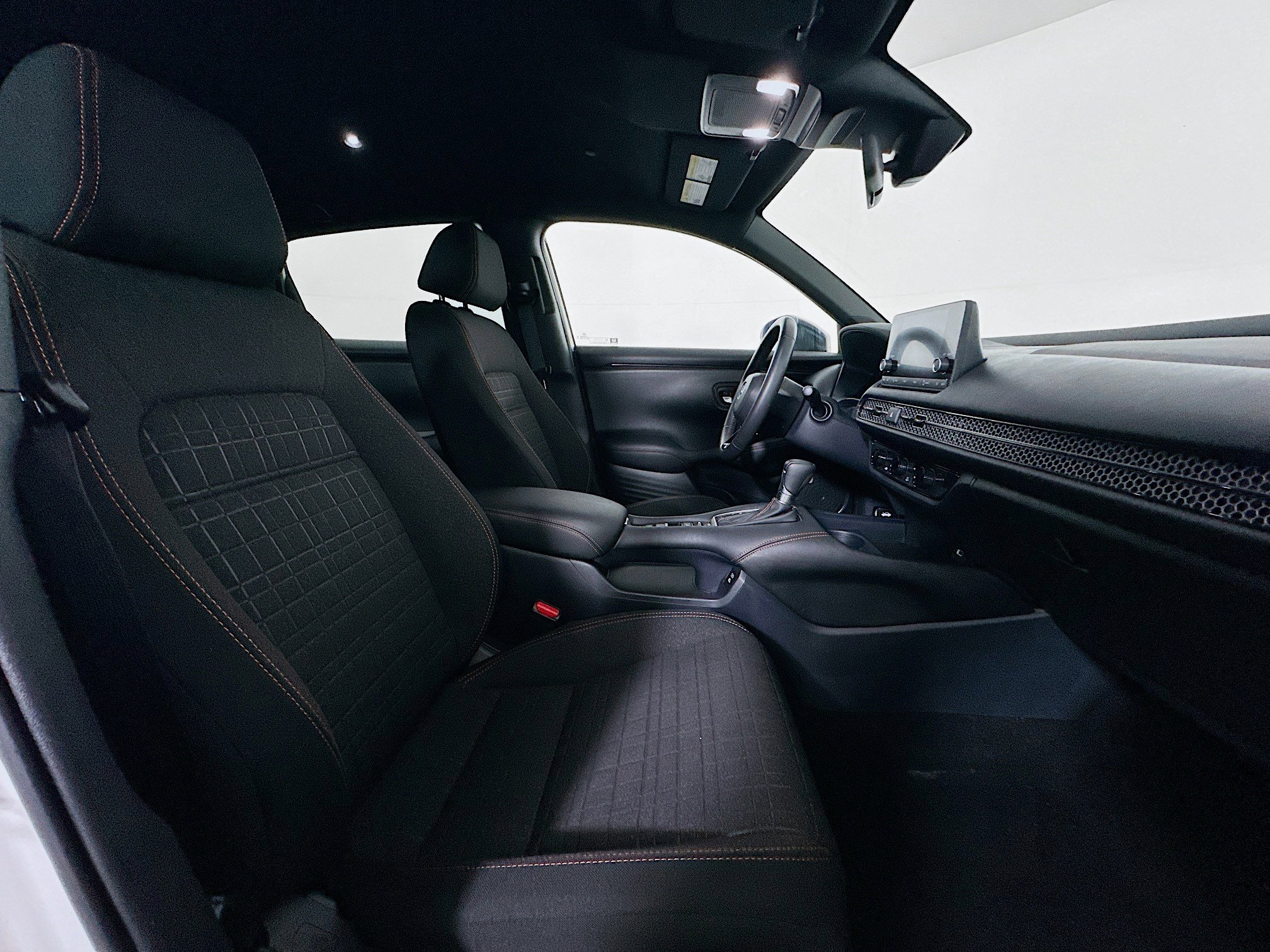 Used 2025 Honda HR-V Sport image 29