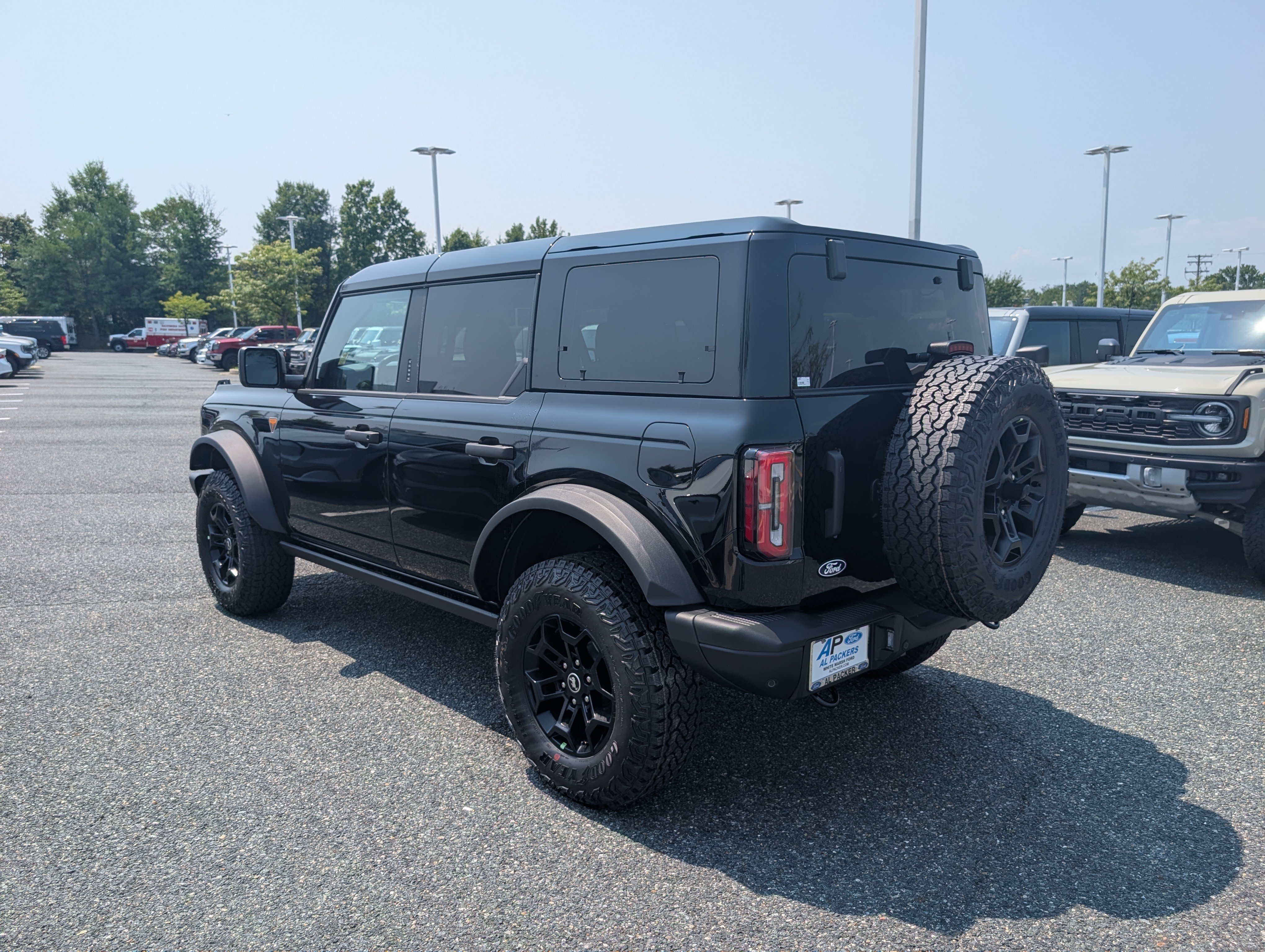 New 2026 Ford Bronco Badlands AWD/4WD image 3