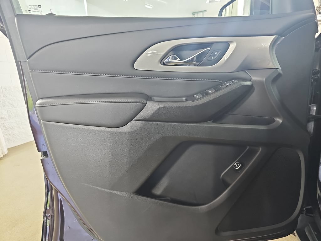 Certified 2023 Chevrolet Traverse LT FWD image 34