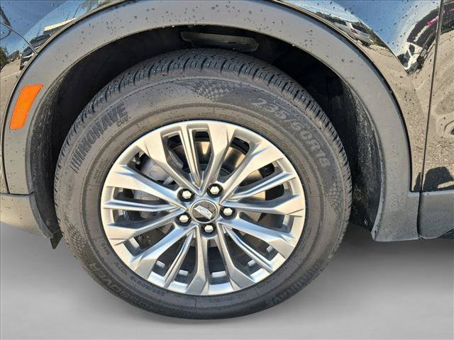 Used 2025 Cadillac XT4 Premium Luxury FWD image 16