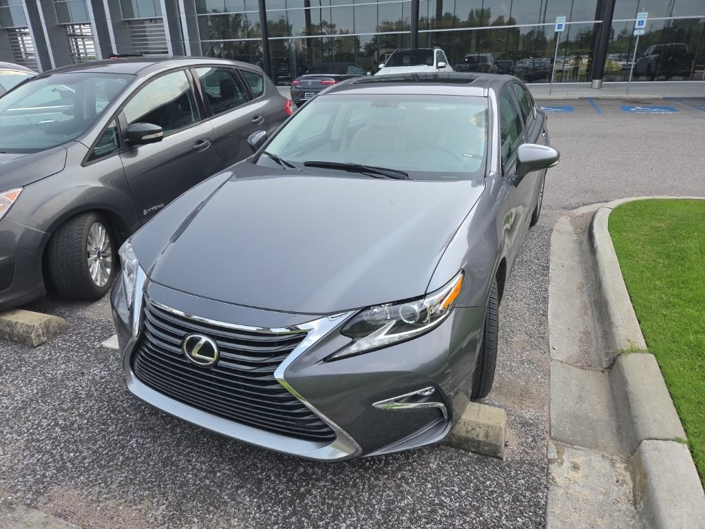 Used 2016 Lexus ES 350 w/ Premium Package w/Wood Trim FWD image 3