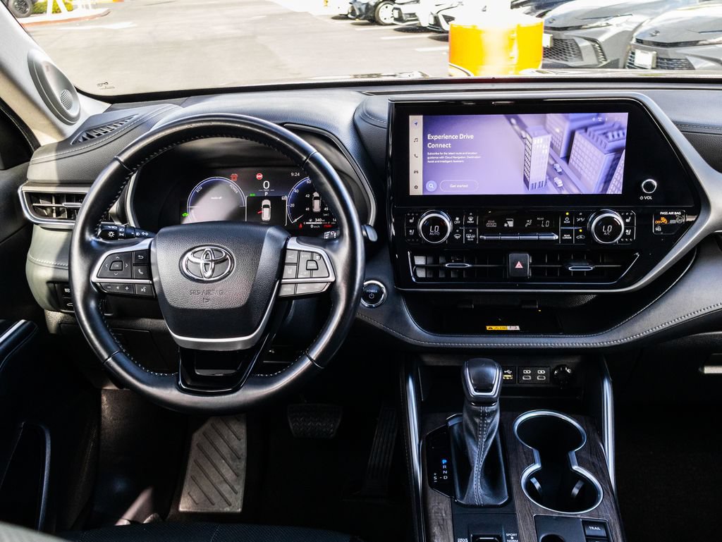 Used 2023 Toyota Highlander Limited AWD/4WD image 22