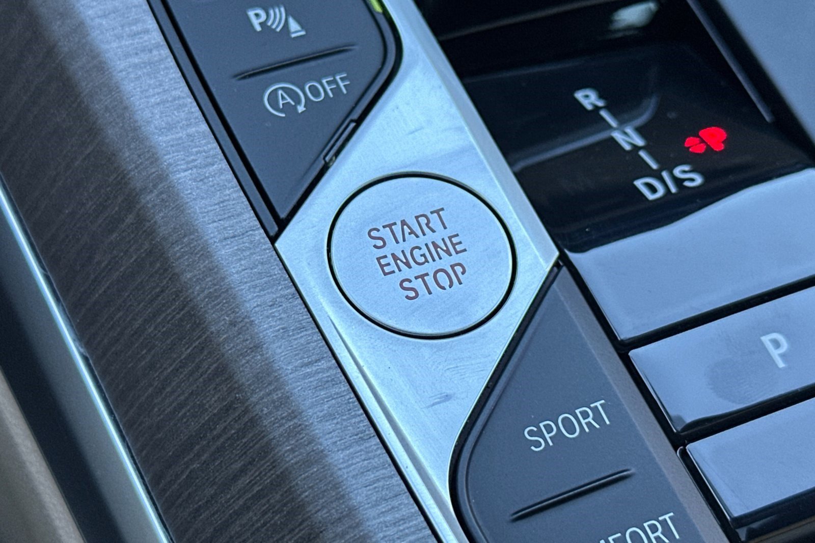 Used 2025 BMW 330i Sedan w/ Premium Package image 28