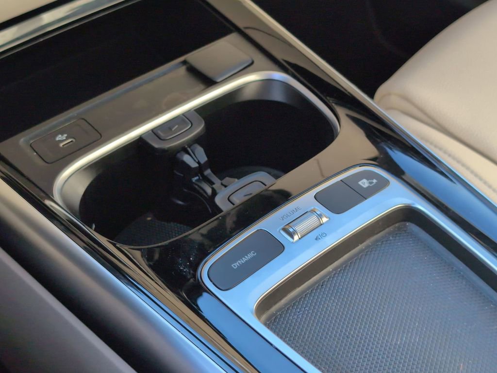 Used 2025 Mercedes-Benz GLA 250 4MATIC image 24