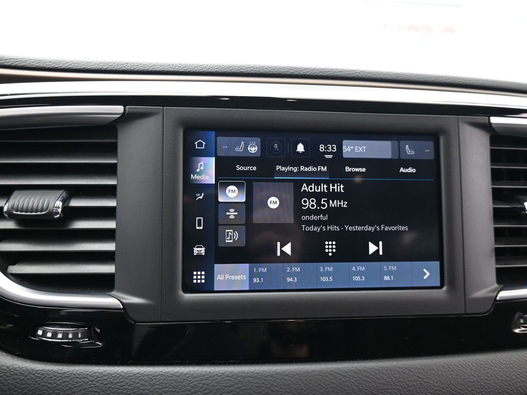 Used 2022 Chrysler Voyager LX image 19