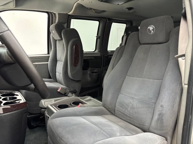 Used 2019 Chevrolet Express 2500 RWD image 19