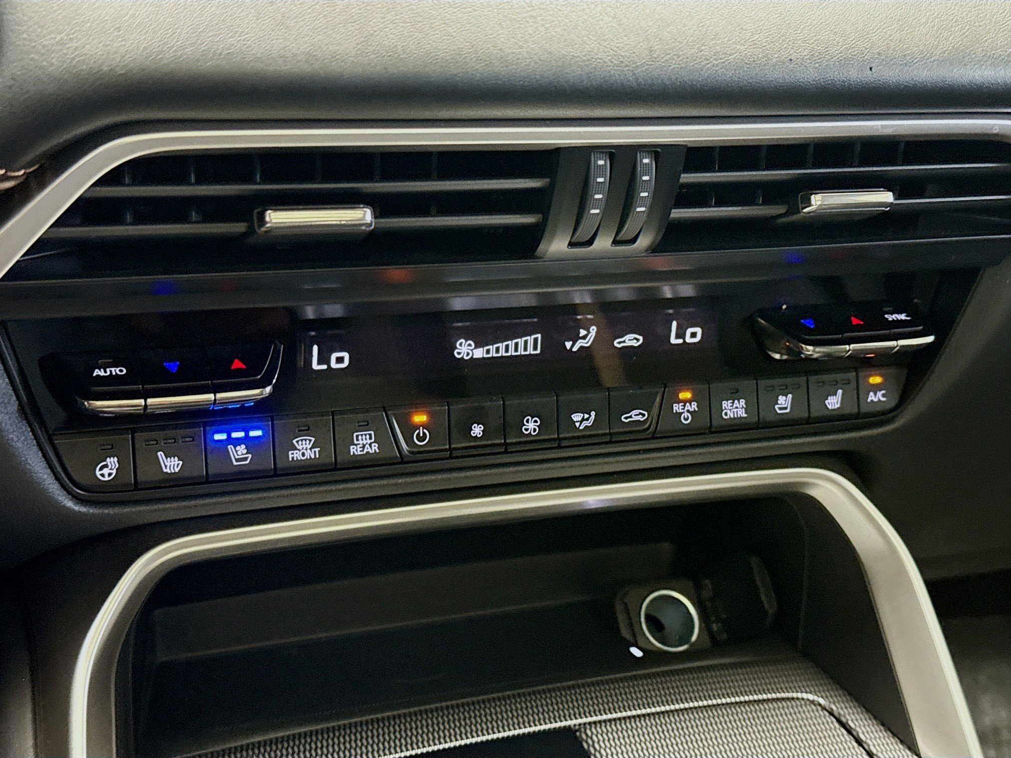 Used 2025 MAZDA CX-70 3.3 Turbo S w/ Premium Package image 12