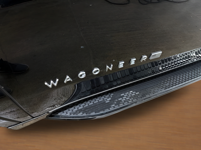 Used 2024 Jeep Wagoneer Series III AWD/4WD image 8