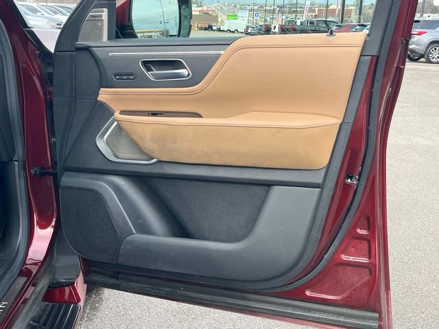 Used 2025 INFINITI QX80 Sensory image 28