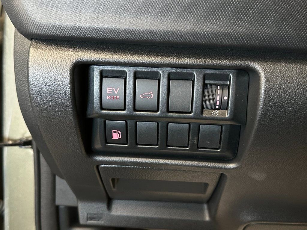 Used 2025 Subaru Forester Limited image 18