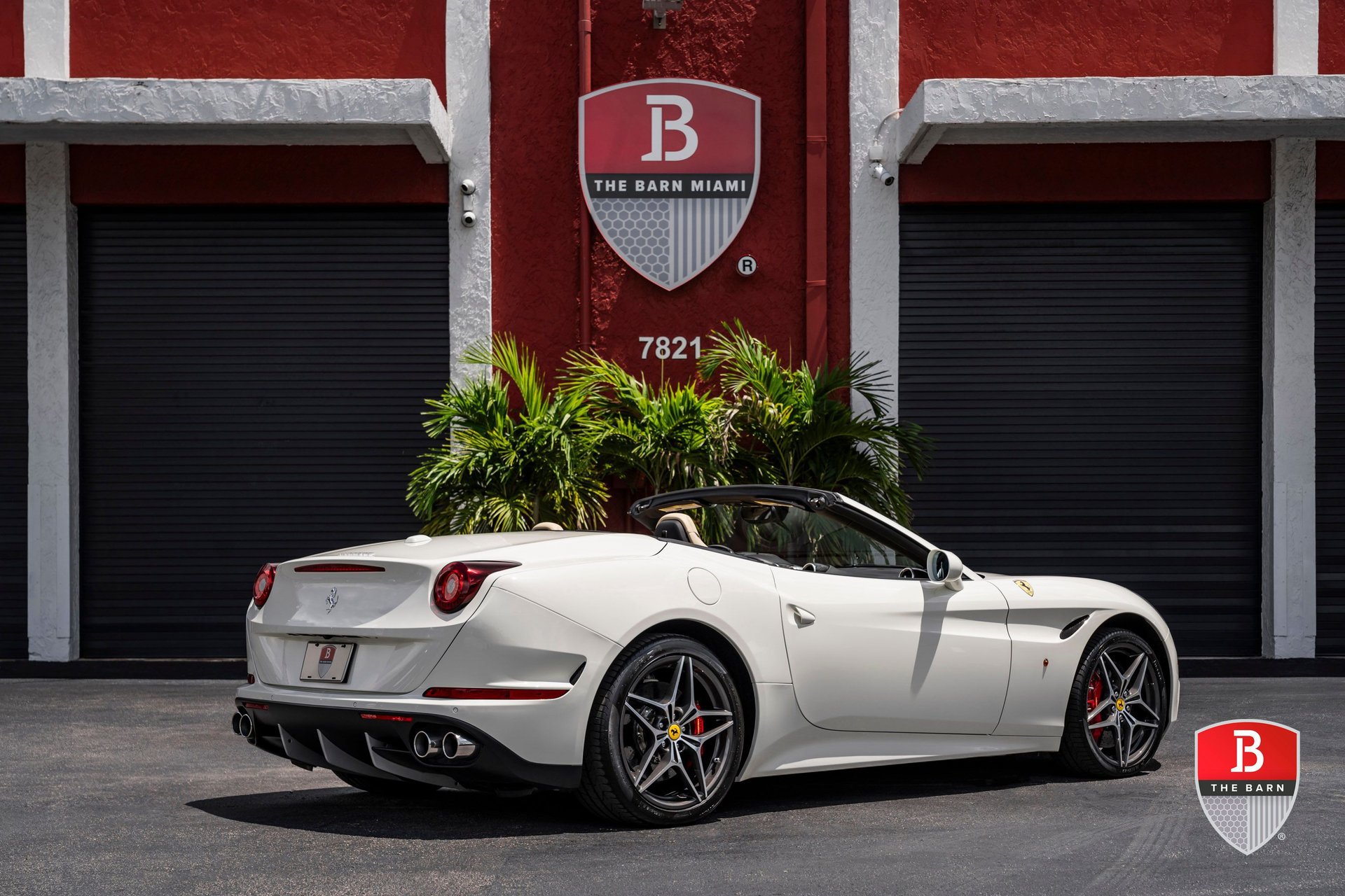 Used 2017 Ferrari California T RWD image 14