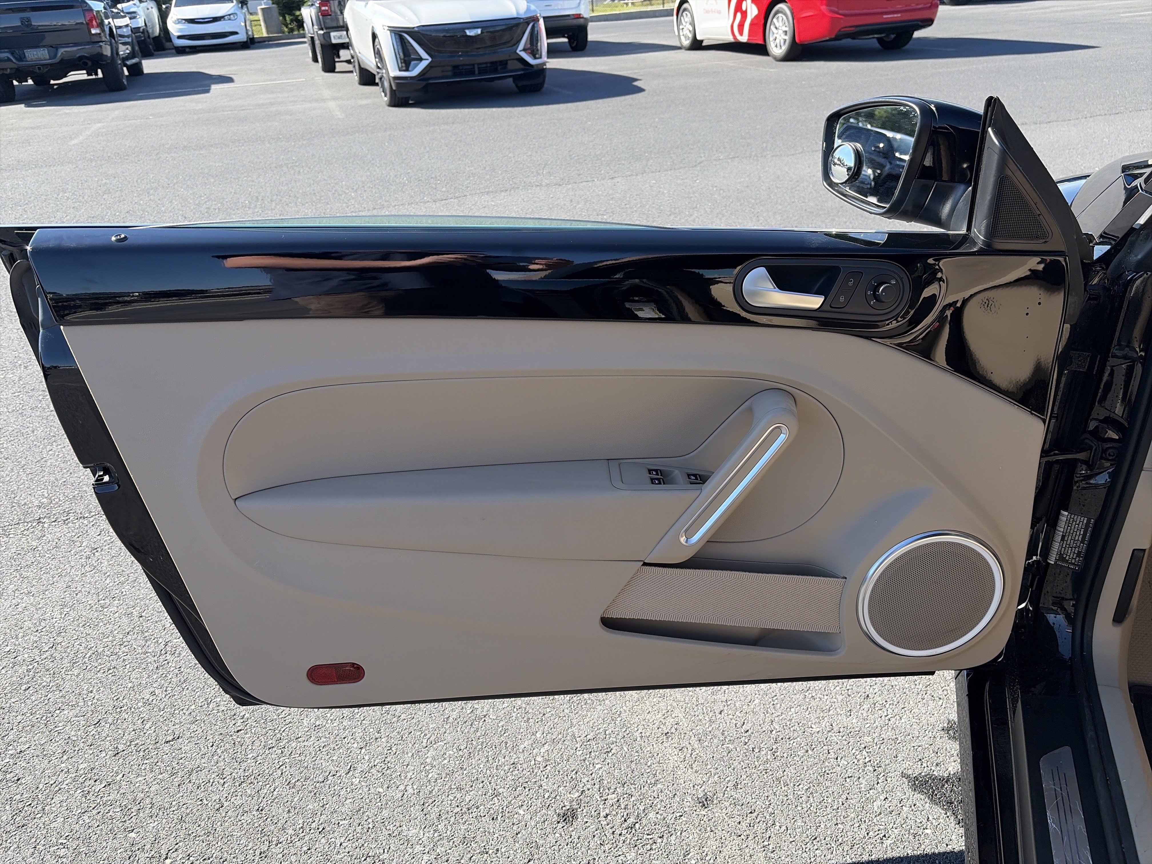 Used 2013 Volkswagen Beetle 2.5 FWD image 14