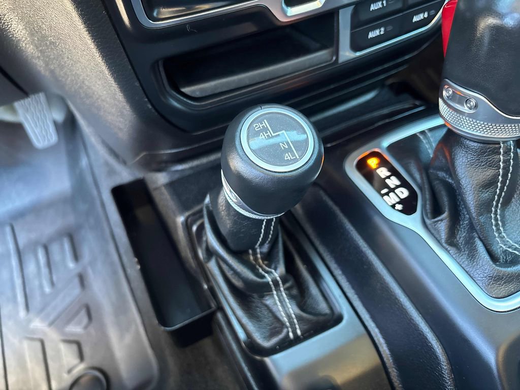 Used 2020 Jeep Gladiator Overland AWD/4WD image 18