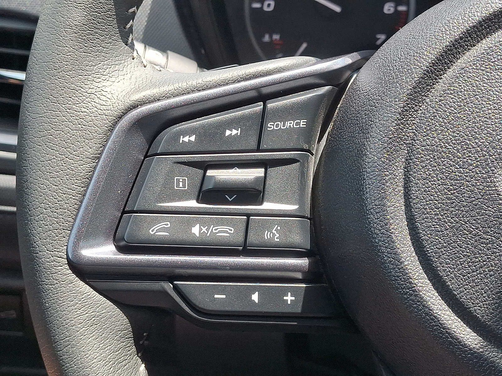 Used 2025 Subaru Forester Limited AWD/4WD image 21