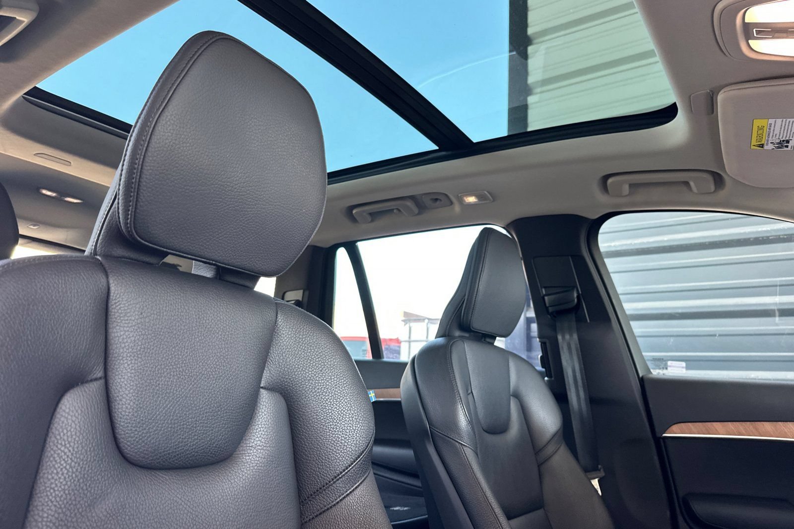 Used 2023 Volvo XC90 T8 Plus w/ Protection Package Premier AWD/4WD image 18