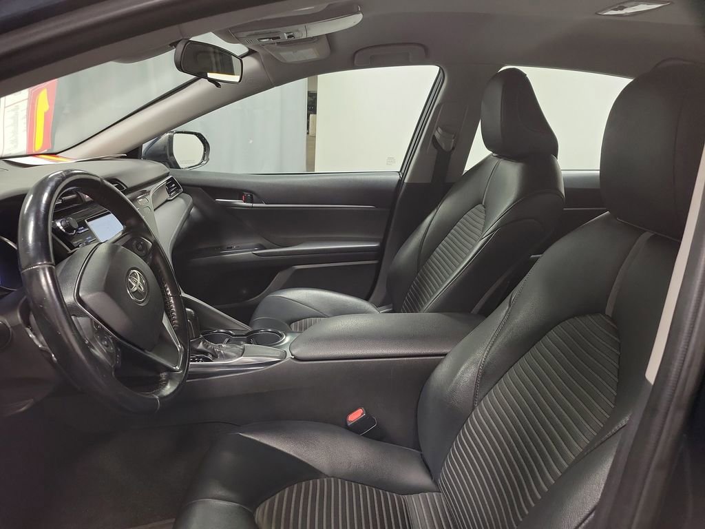 Used 2019 Toyota Camry SE image 12