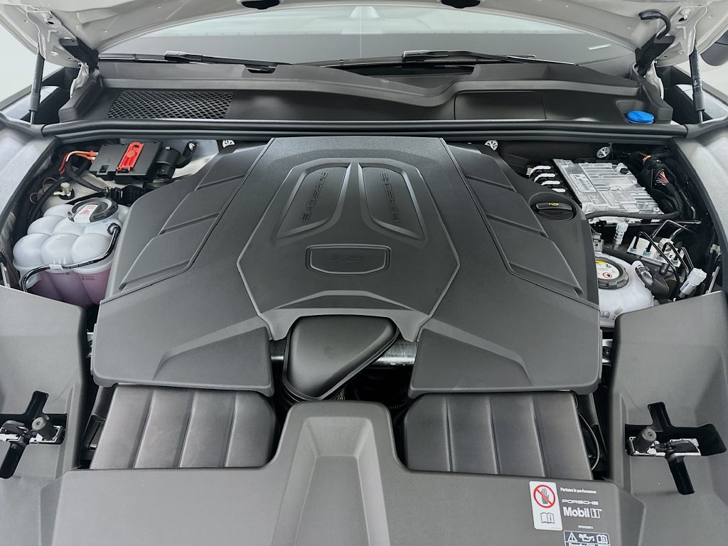 New 2026 Porsche Cayenne E-Hybrid Coupe AWD/4WD image 31