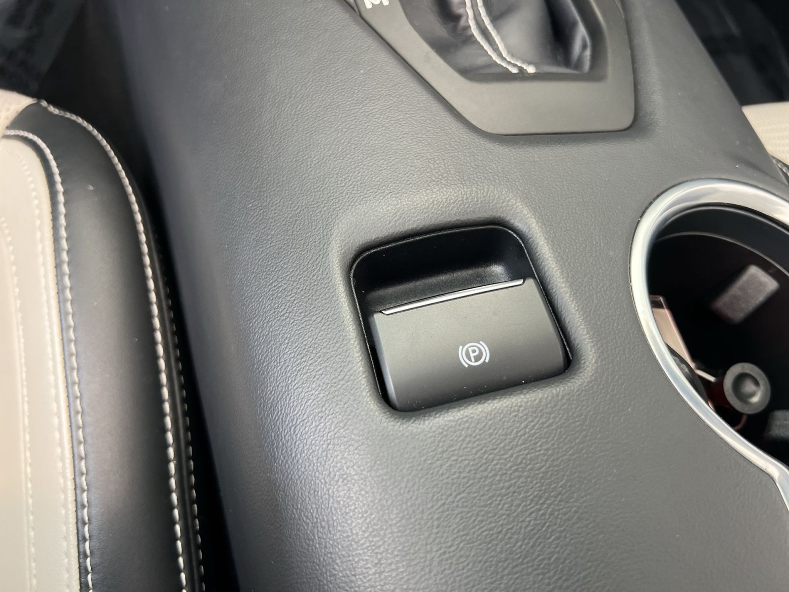 Used 2025 Ford Mustang GT Premium RWD image 31