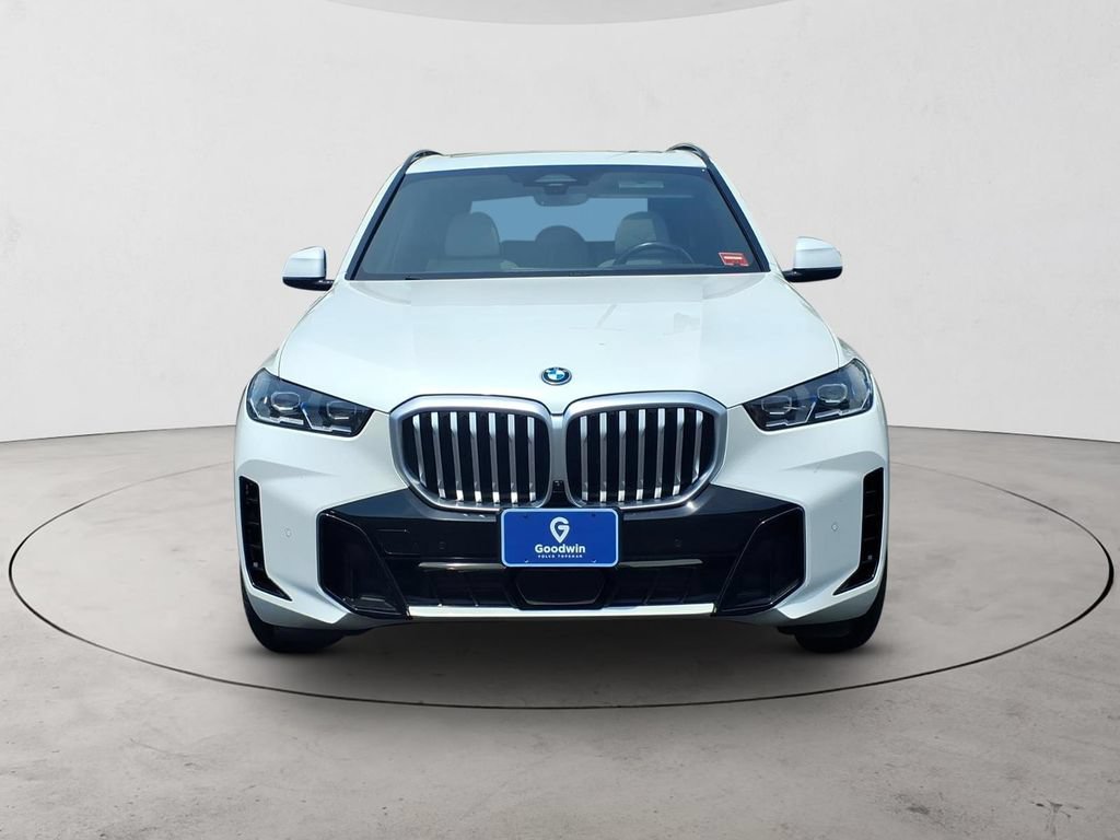 Used 2024 BMW X5 xDrive50e w/ M Sport Package AWD/4WD image 2