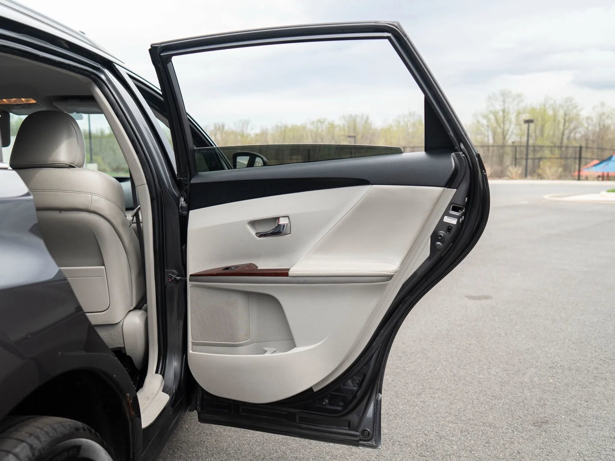 Used 2009 Toyota Venza AWD image 19