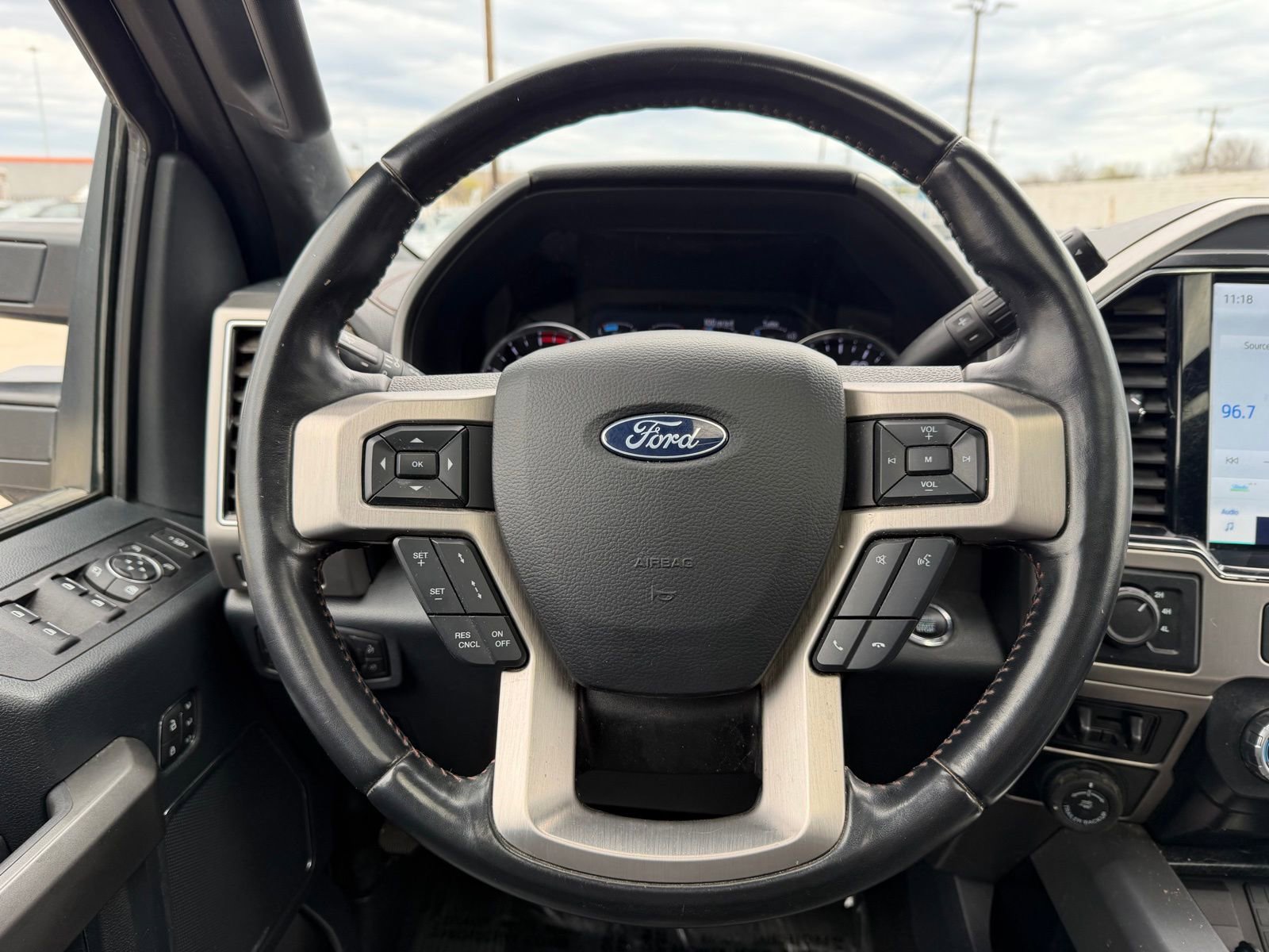 Used 2022 Ford F350 Platinum w/ FX4 Off-Road Package AWD/4WD image 13