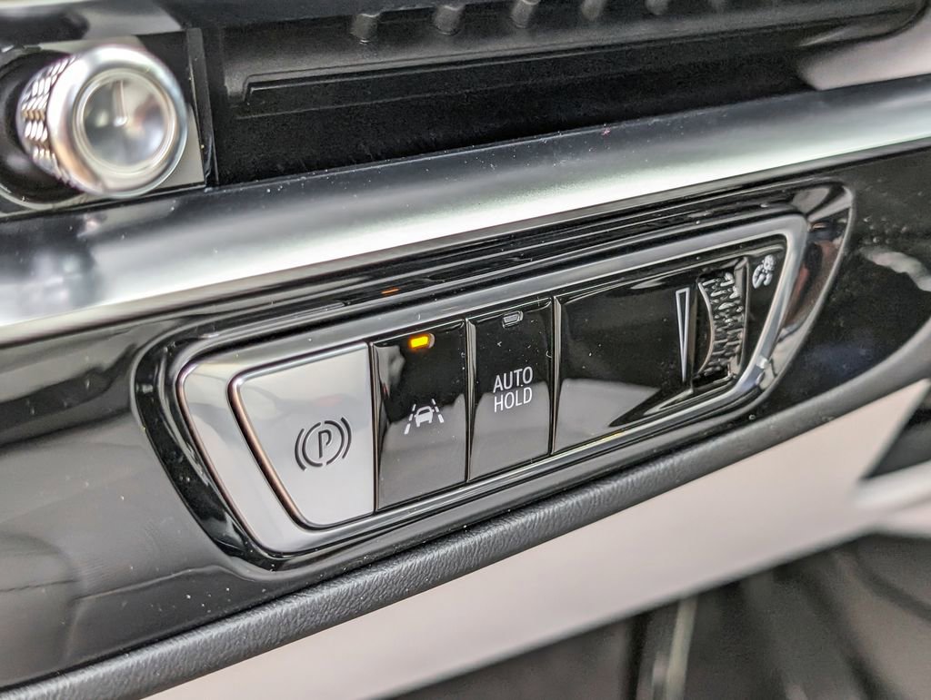 New 2026 Cadillac Lyriq Premium Luxury AWD/4WD image 32