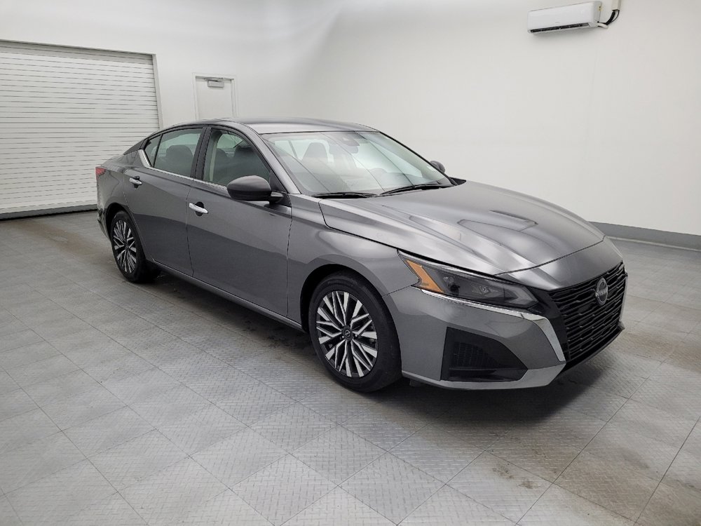 Used 2024 Nissan Altima 2.5 SV image 11